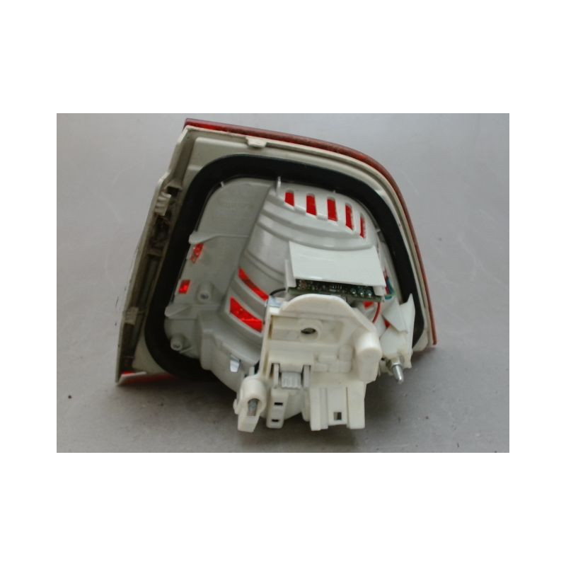 FEU ARRIERE INTERIEUR GAUCHE B.M.W. SERIE 3