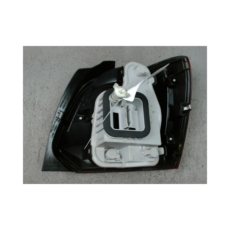 FEU ARRIERE GAUCHE  VOLKSWAGEN POLO 2009-