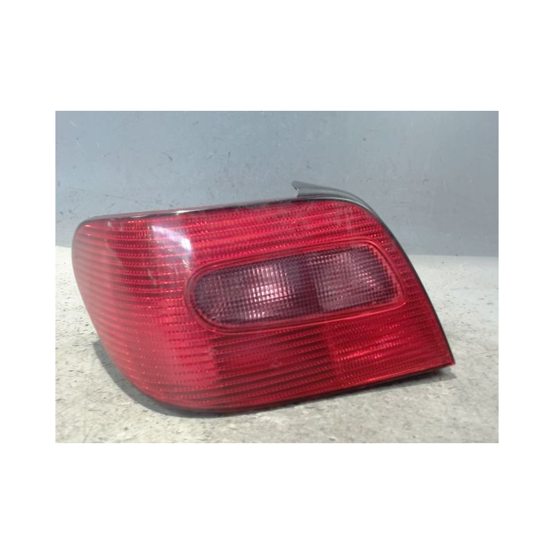 FEU ARRIERE GAUCHE  CITROEN XSARA 2000-