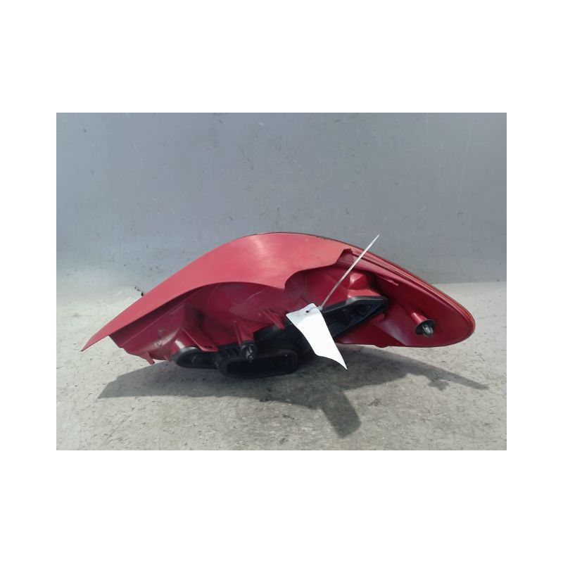FEU ARRIERE GAUCHE  PEUGEOT 207 5P