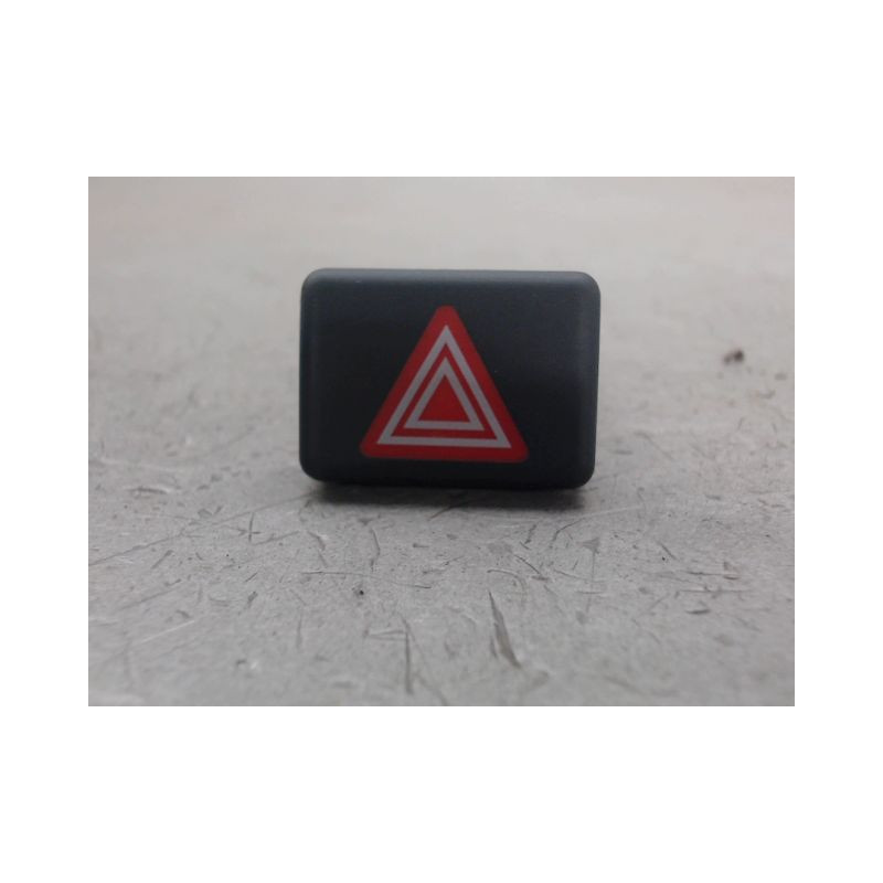 BOUTON DE WARNING AUDI A4