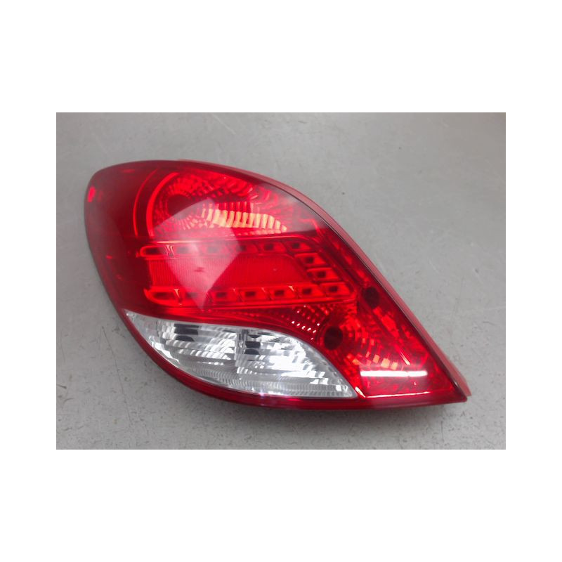 FEU ARRIERE GAUCHE  PEUGEOT 207