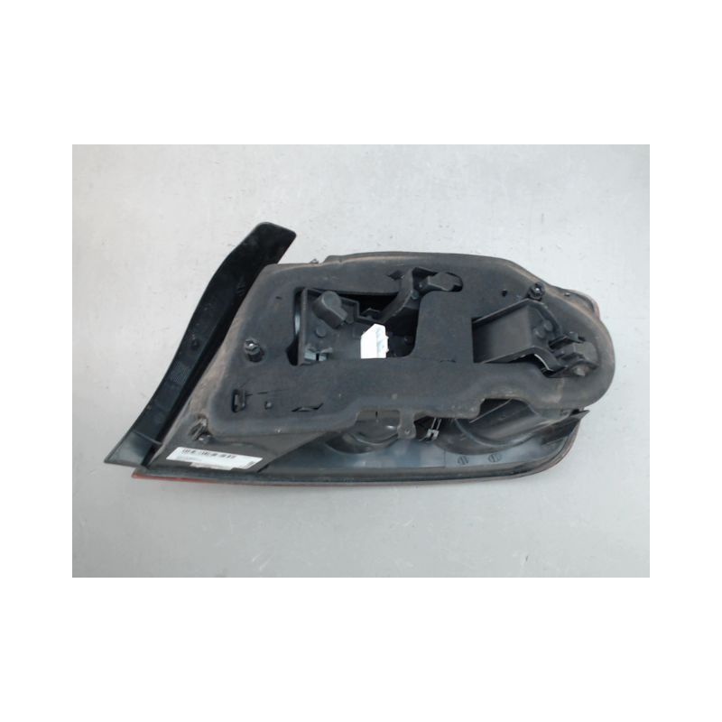 FEU ARRIERE GAUCHE  PEUGEOT 407