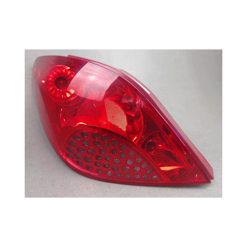 FEU ARRIERE GAUCHE  PEUGEOT 207
