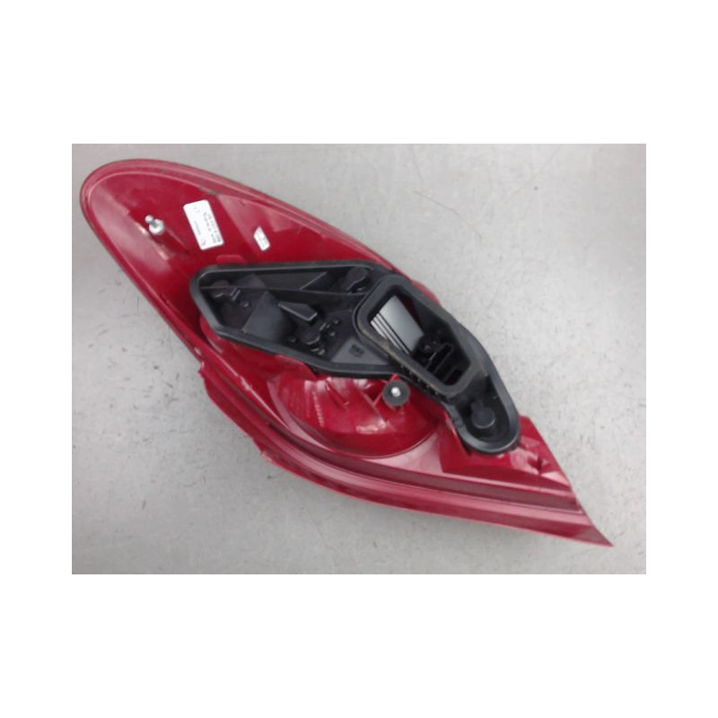 FEU ARRIERE GAUCHE  PEUGEOT 207