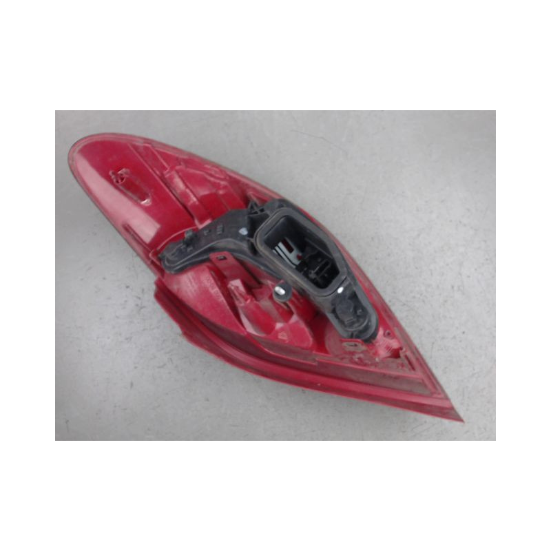 FEU ARRIERE GAUCHE  PEUGEOT 207