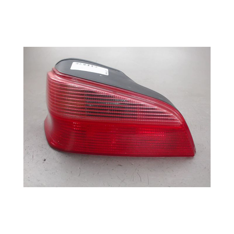 FEU ARRIERE GAUCHE  PEUGEOT 106
