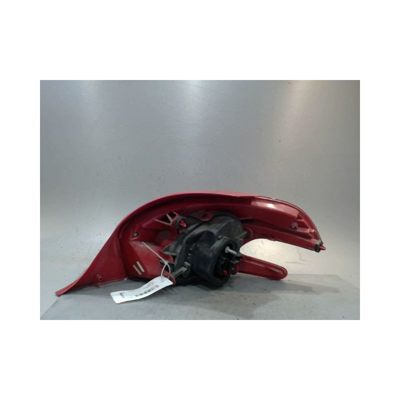 FEU ARRIERE GAUCHE  PEUGEOT 208