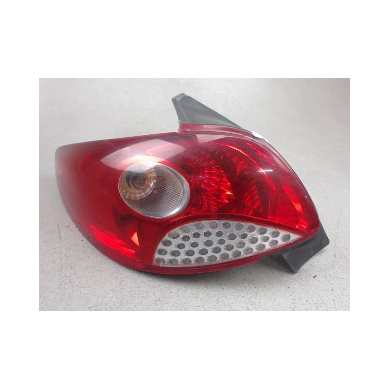 FEU ARRIERE GAUCHE  PEUGEOT 206