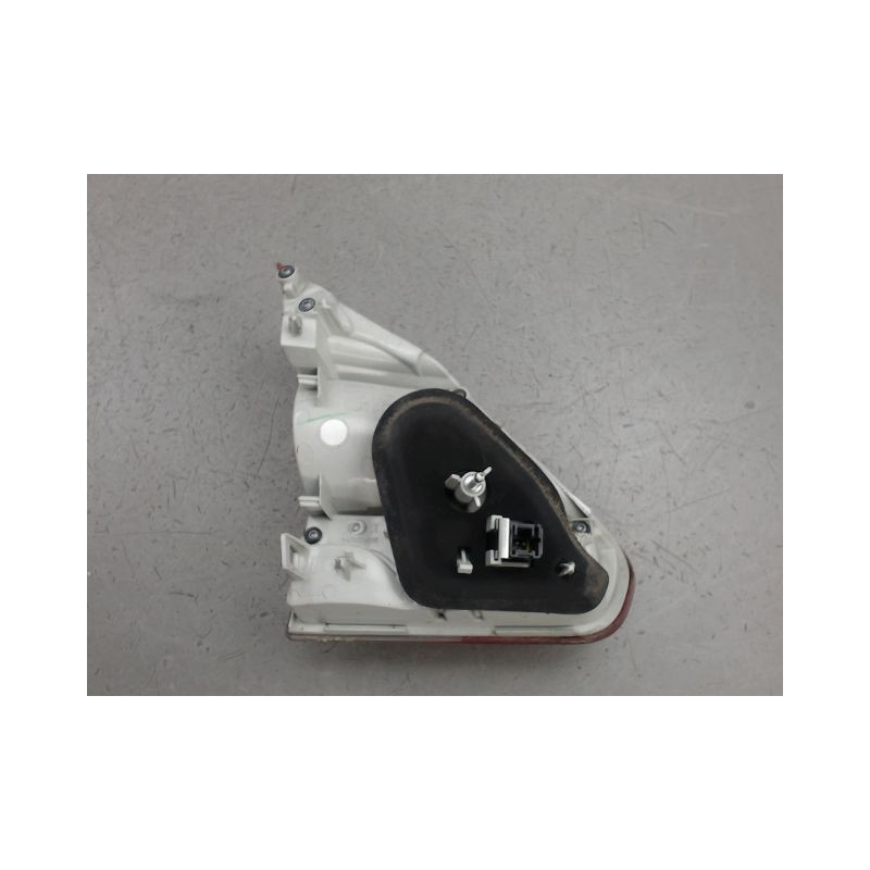 FEU ARRIERE INTERIEUR GAUCHE PEUGEOT 2008