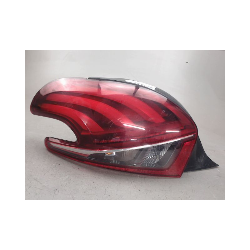 FEU ARRIERE GAUCHE  PEUGEOT 208