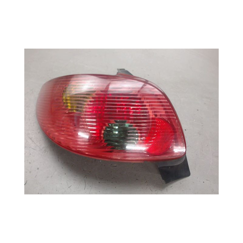 FEU ARRIERE GAUCHE  PEUGEOT 206