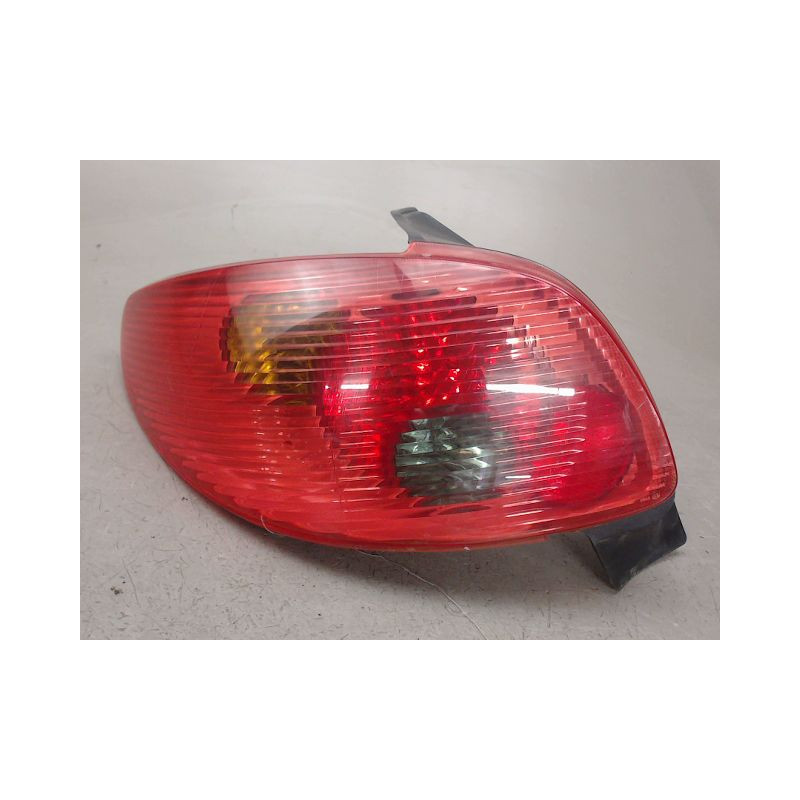 FEU ARRIERE GAUCHE  PEUGEOT 206