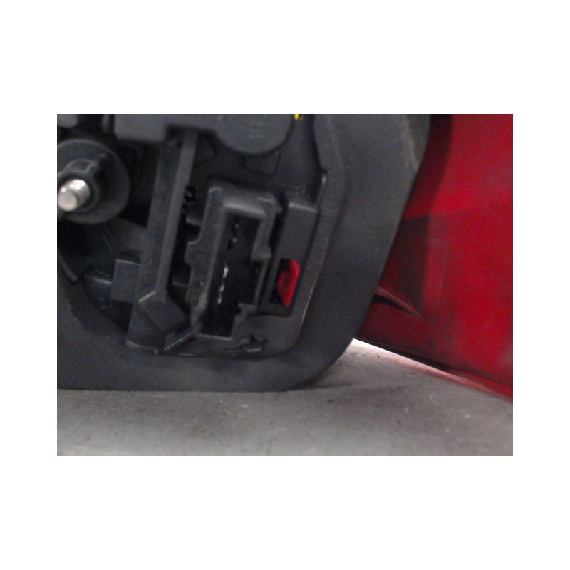 FEU ARRIERE GAUCHE  PEUGEOT 206