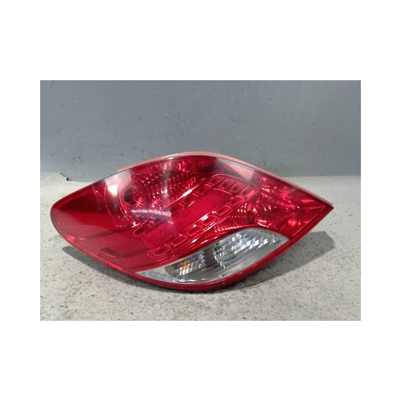 FEU ARRIERE GAUCHE  PEUGEOT 207 2009-
