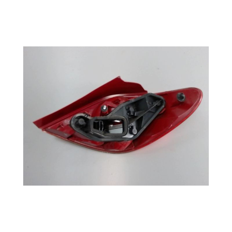 FEU ARRIERE GAUCHE  PEUGEOT 207