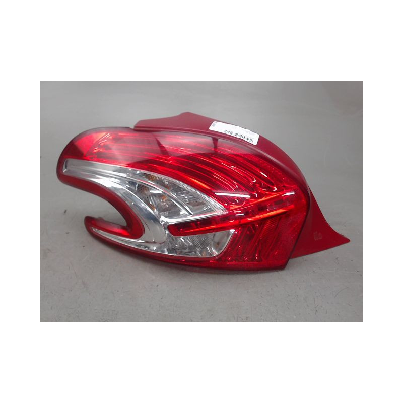 FEU ARRIERE GAUCHE  PEUGEOT 208