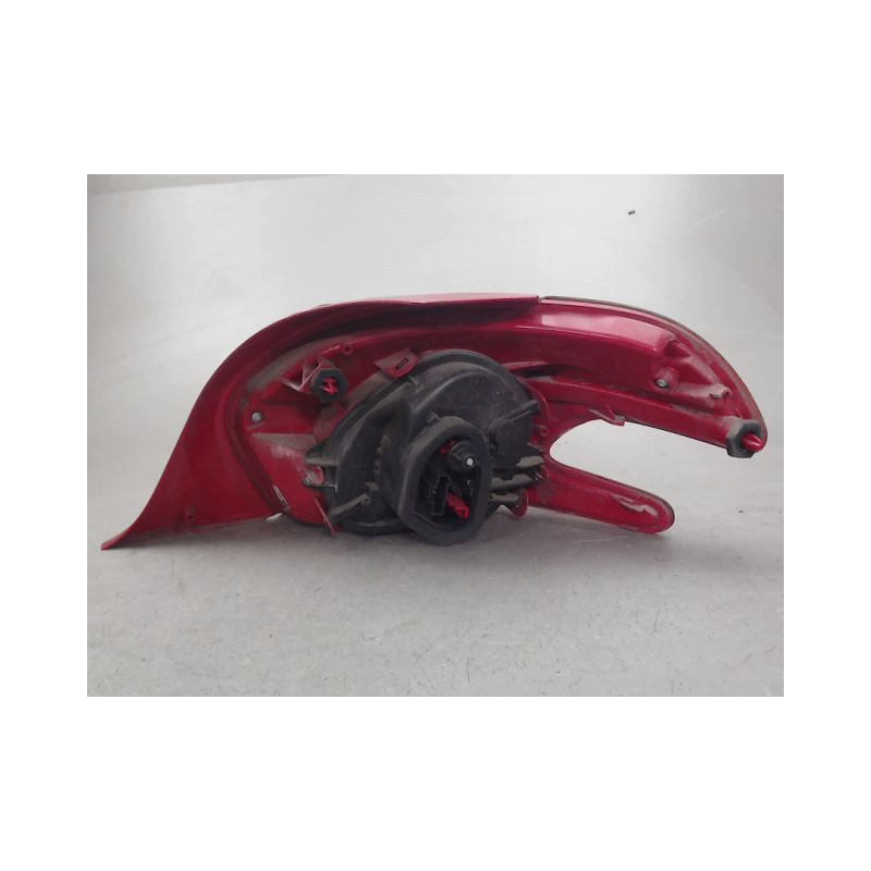 FEU ARRIERE GAUCHE  PEUGEOT 208