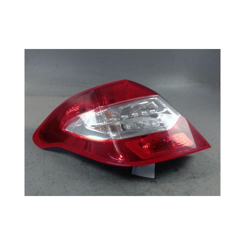 FEU ARRIERE GAUCHE  CITROEN C4 2010-