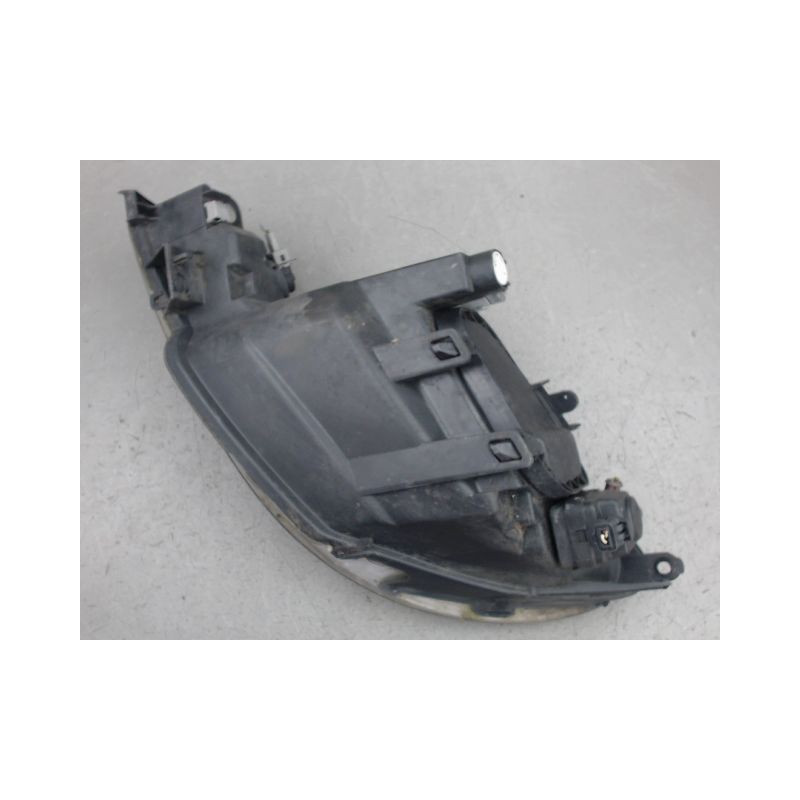 PHARE DROIT PEUGEOT 206