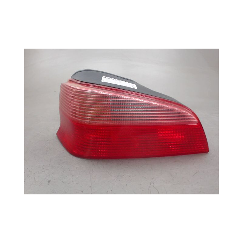 FEU ARRIERE GAUCHE  PEUGEOT 106