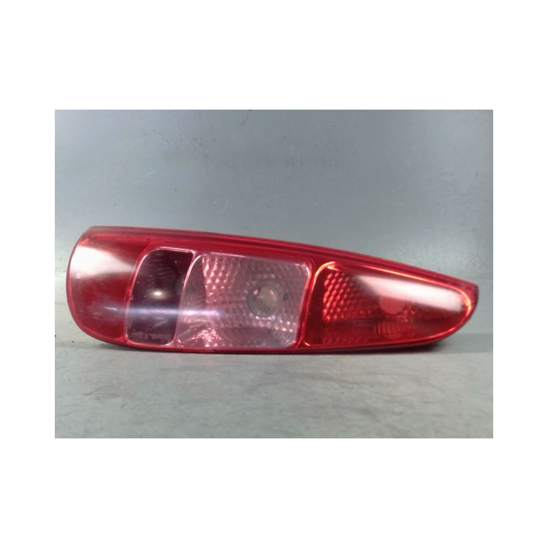 FEU ARRIERE GAUCHE  PEUGEOT 807