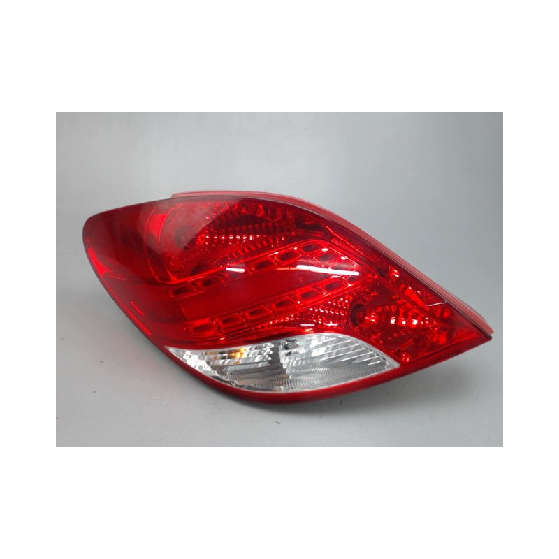 FEU ARRIERE GAUCHE  PEUGEOT 207