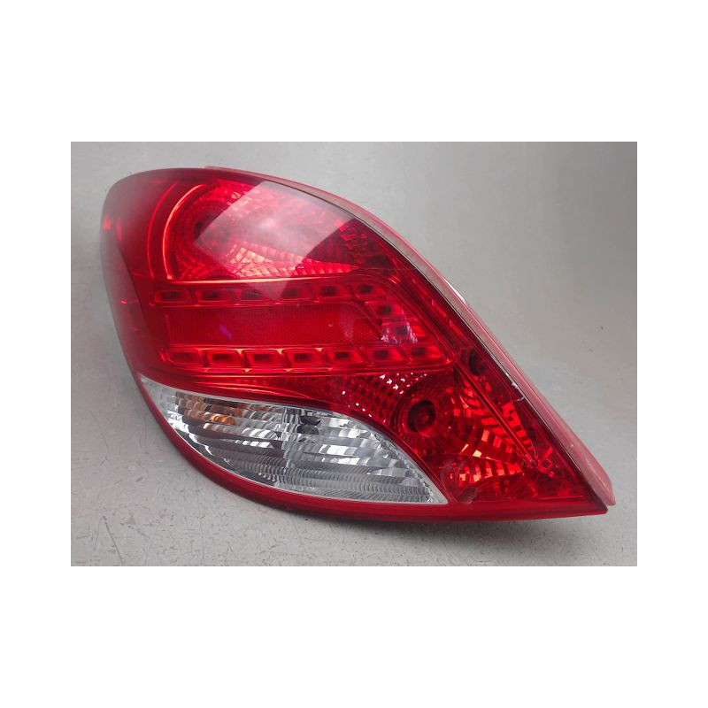 FEU ARRIERE GAUCHE  PEUGEOT 207