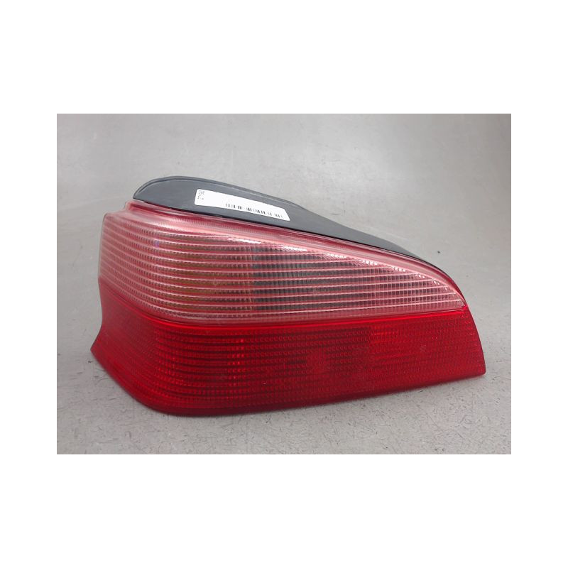FEU ARRIERE GAUCHE  PEUGEOT 106
