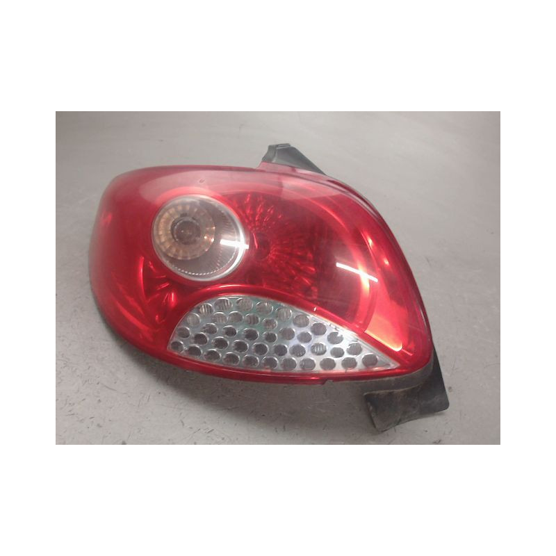 FEU ARRIERE GAUCHE  PEUGEOT 206