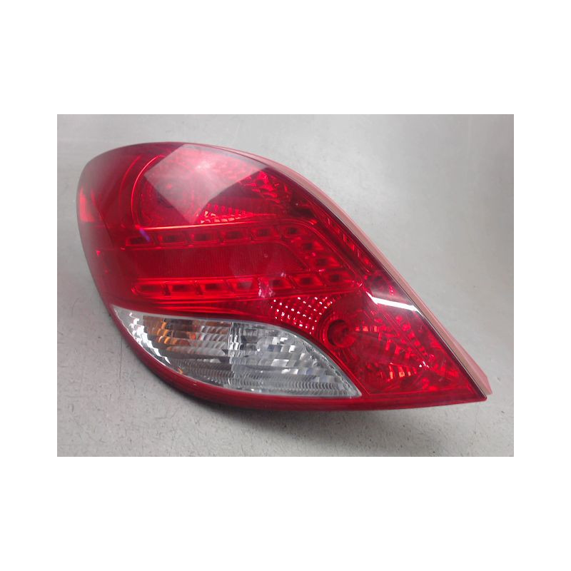 FEU ARRIERE GAUCHE  PEUGEOT 207
