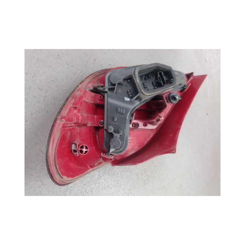 FEU ARRIERE GAUCHE  PEUGEOT 207