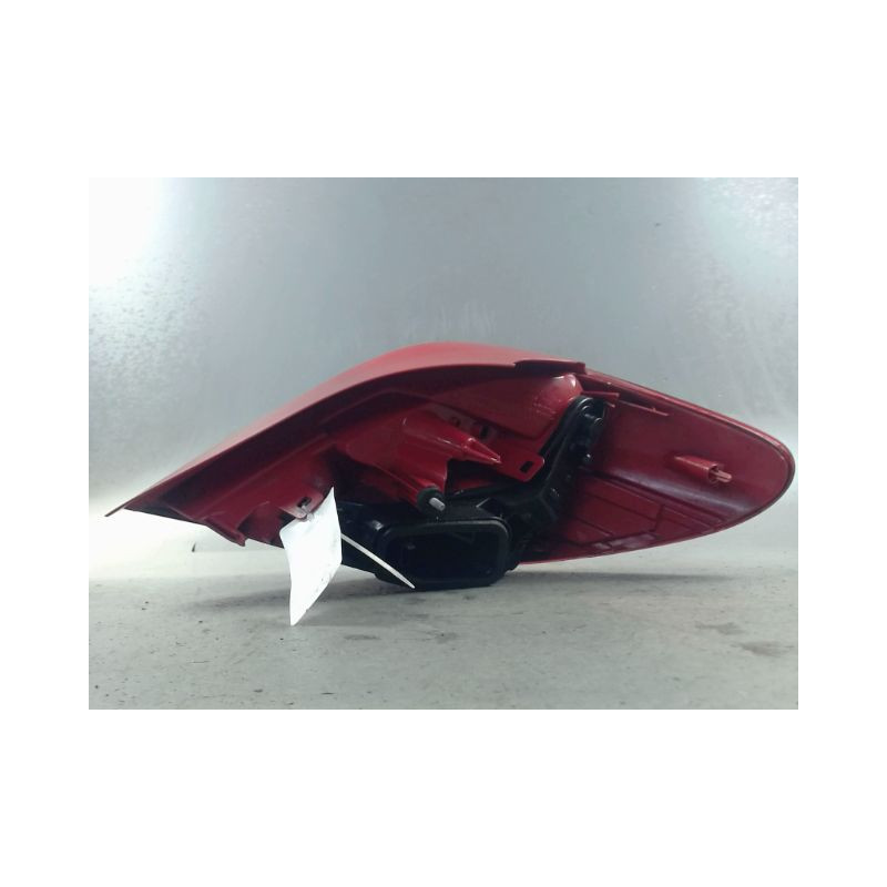 FEU ARRIERE GAUCHE  PEUGEOT 207 2011-