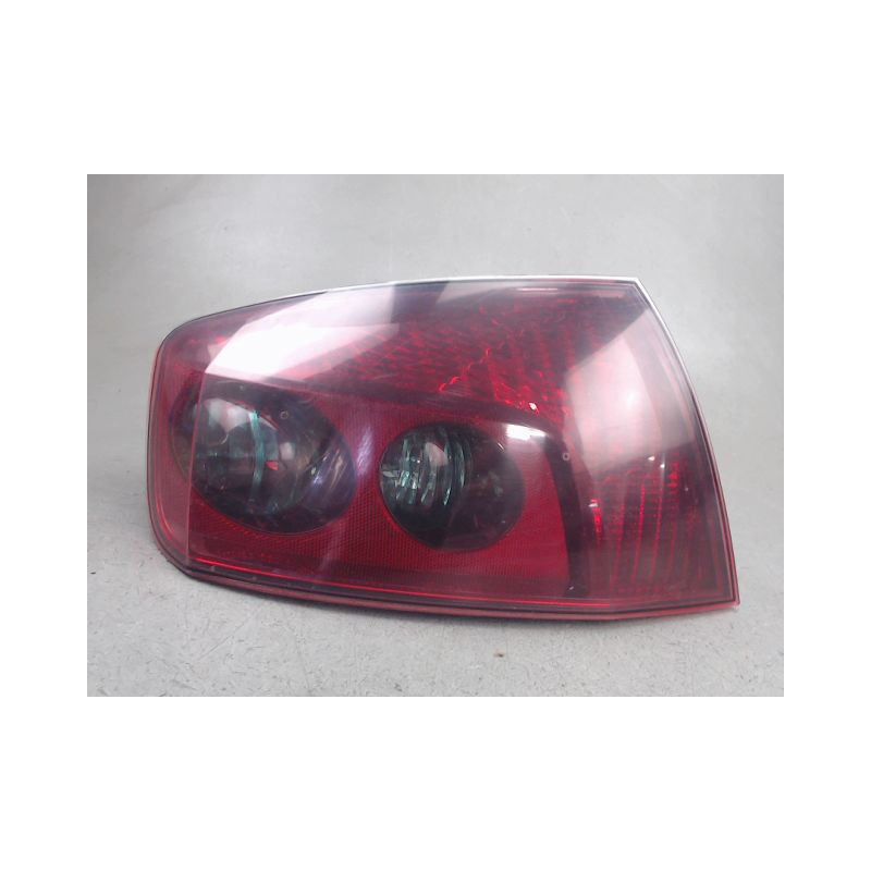 FEU ARRIERE GAUCHE  PEUGEOT 407
