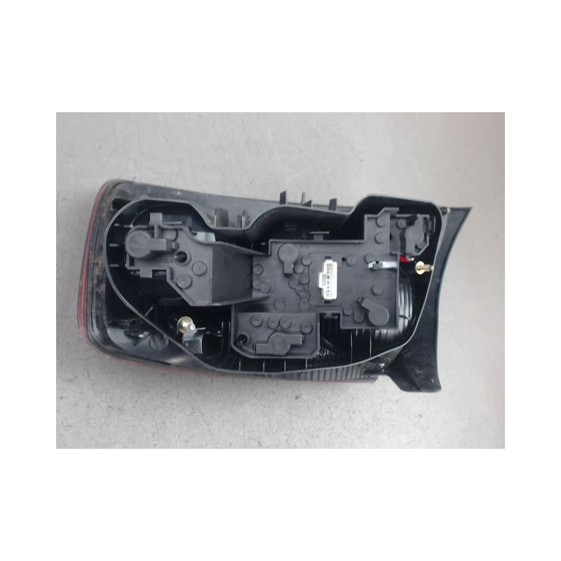 FEU ARRIERE GAUCHE  PEUGEOT 407