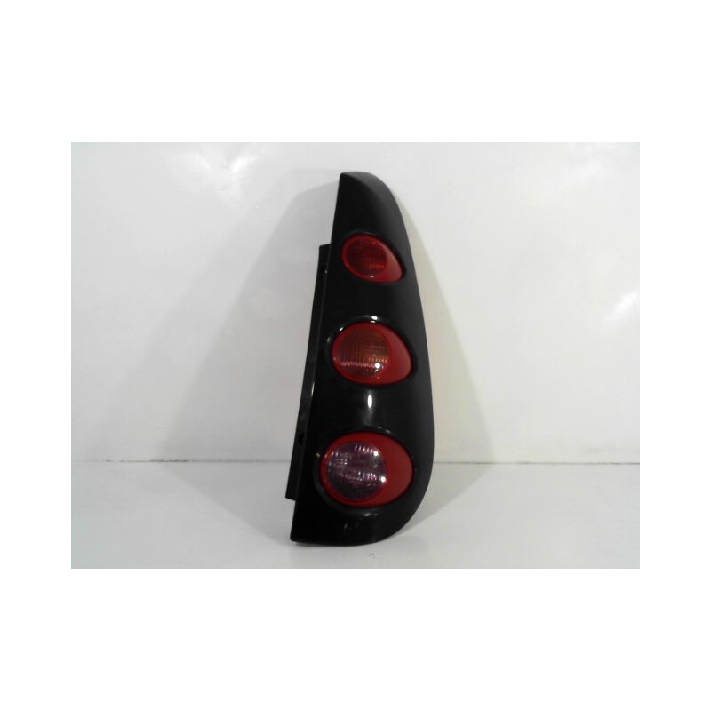FEU ARRIERE DROIT SMART FORFOUR -04/2004