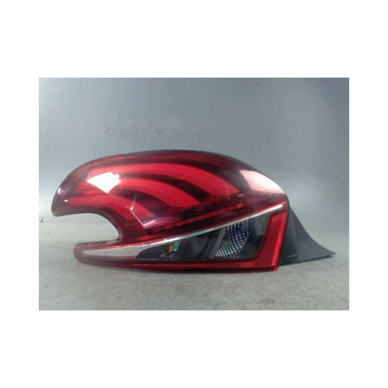 FEU ARRIERE GAUCHE  PEUGEOT 208