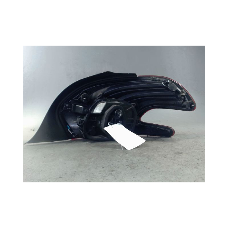 FEU ARRIERE GAUCHE  PEUGEOT 208