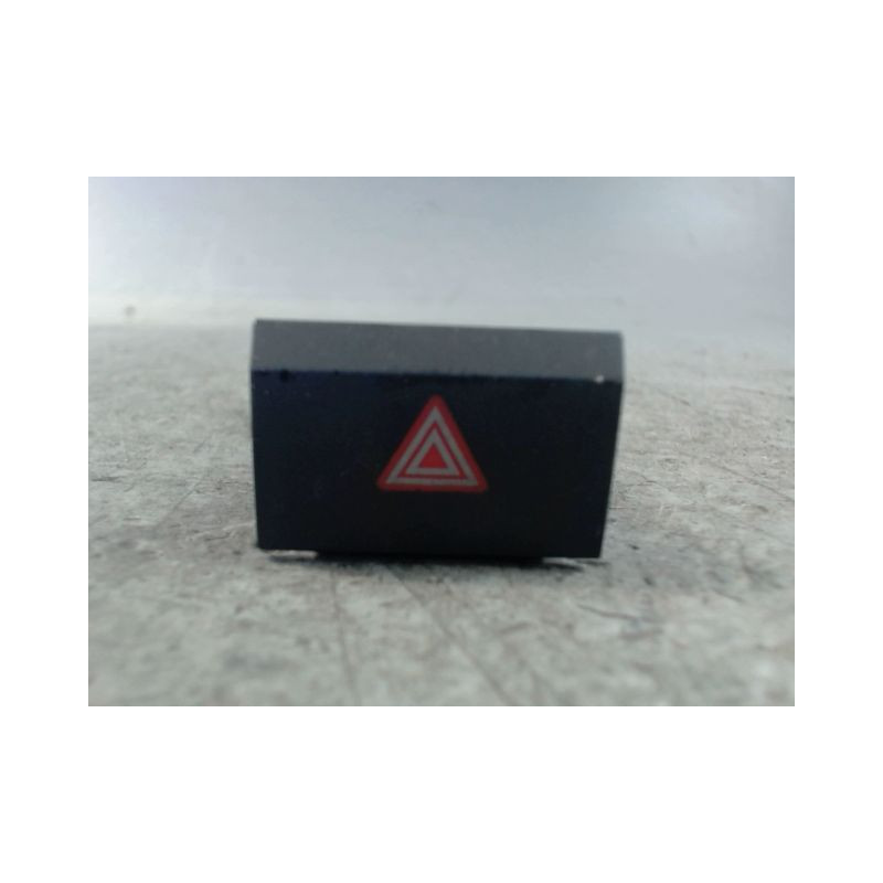 BOUTON DE WARNING AUDI A3 CABRIOLET 2008-