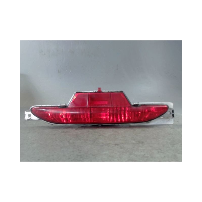 FEU BROUILLARD CENTRAL ARRIERE PEUGEOT 208