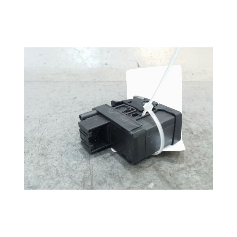 INTERIEUR COMMANDE FREIN A MAIN AUDI A4