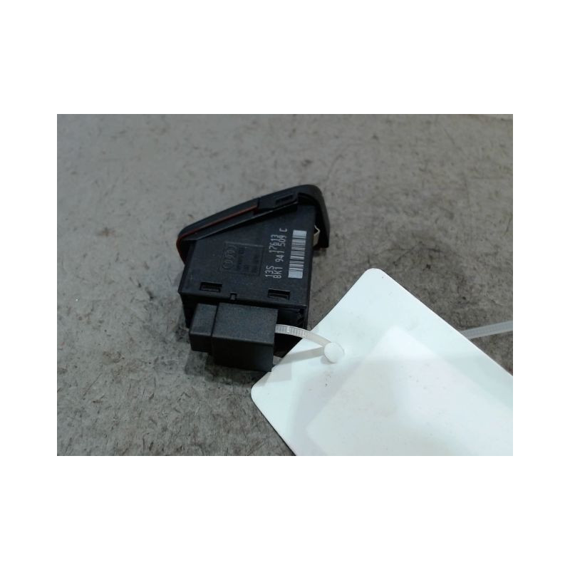 BOUTON DE WARNING AUDI A4
