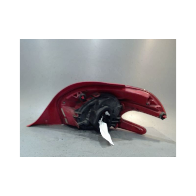 FEU ARRIERE GAUCHE  PEUGEOT 208