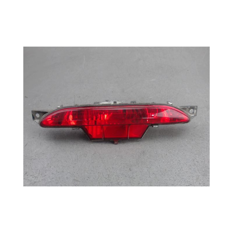 FEU BROUILLARD CENTRAL ARRIERE PEUGEOT 208