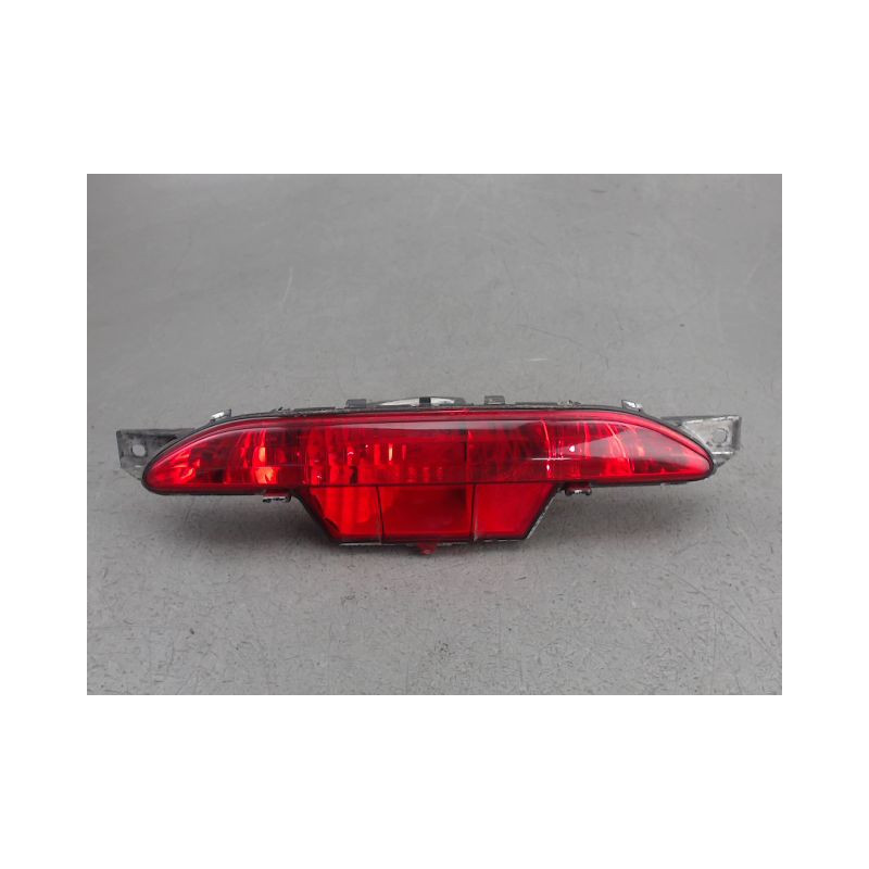 FEU BROUILLARD CENTRAL ARRIERE PEUGEOT 208