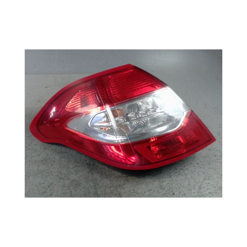 FEU ARRIERE GAUCHE  CITROEN C4 2010-