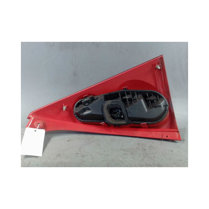 FEU ARRIERE GAUCHE  PEUGEOT 107 5P