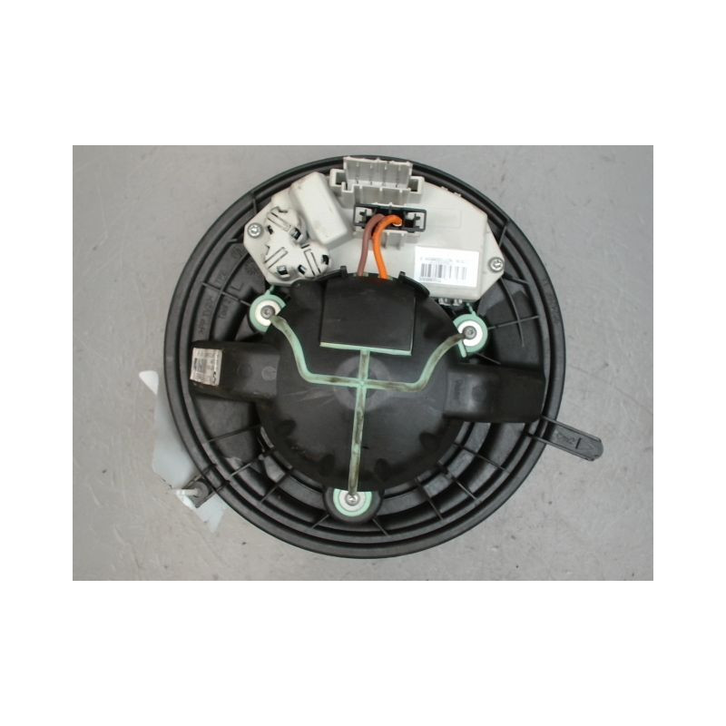 MOTEUR VENTILATEUR CHAUFFAGE B.M.W. SERIE 1