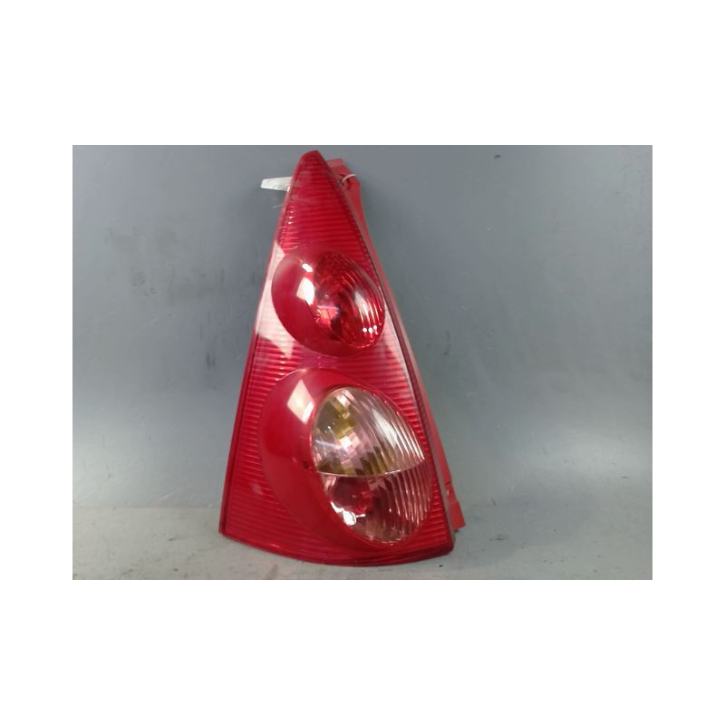 FEU ARRIERE GAUCHE  PEUGEOT 107 3P
