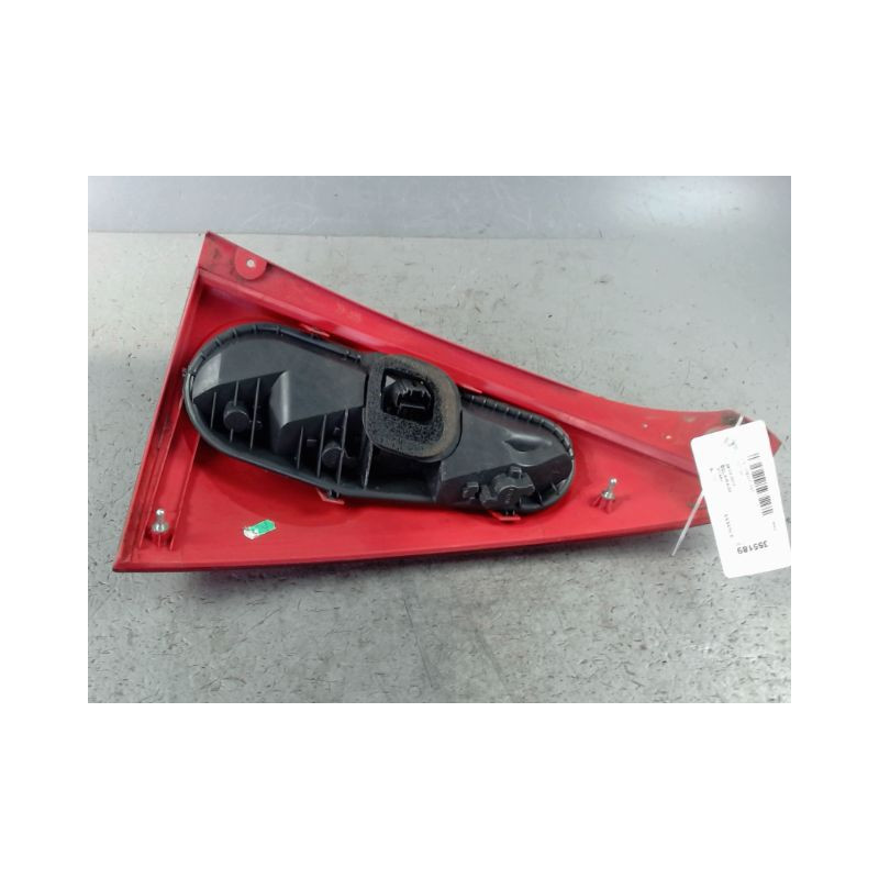 FEU ARRIERE GAUCHE  PEUGEOT 107 3P